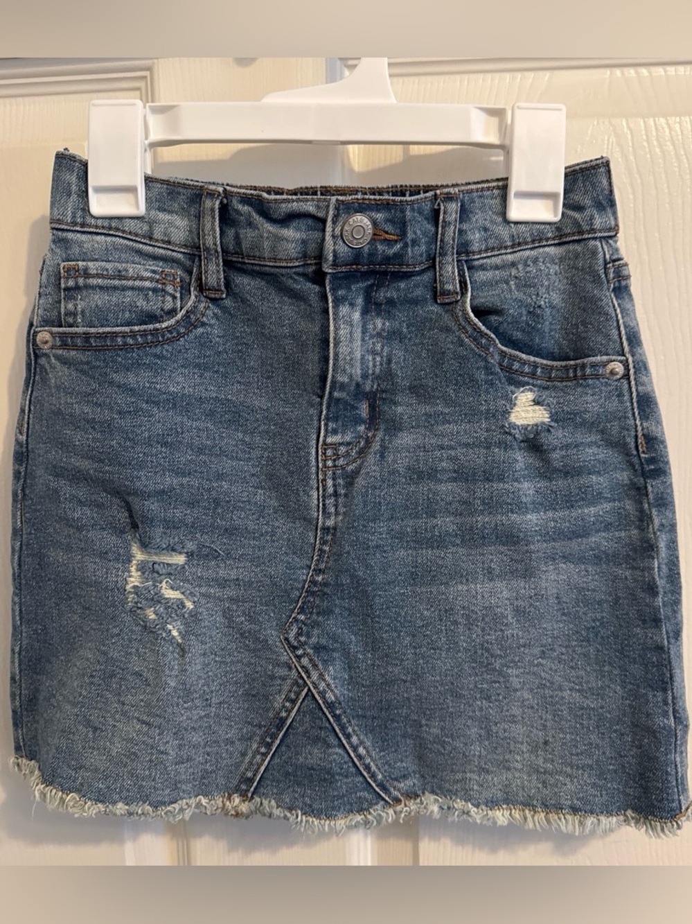 Girls Cat & Jack Denim Distressed Mini Skirt in Blue Size 7/8